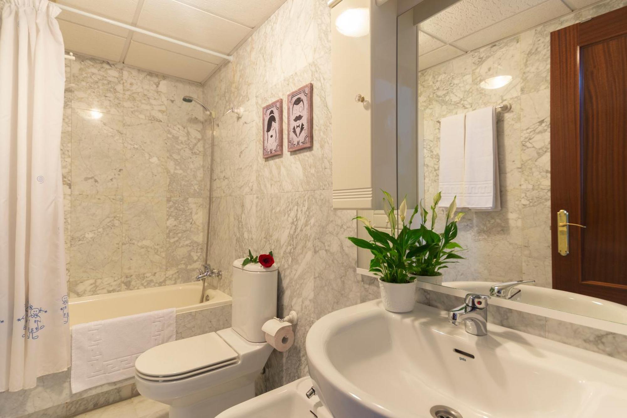 Apartamento Adultos Centro N V 1 Free Parking กรานาดา ภายนอก รูปภาพ