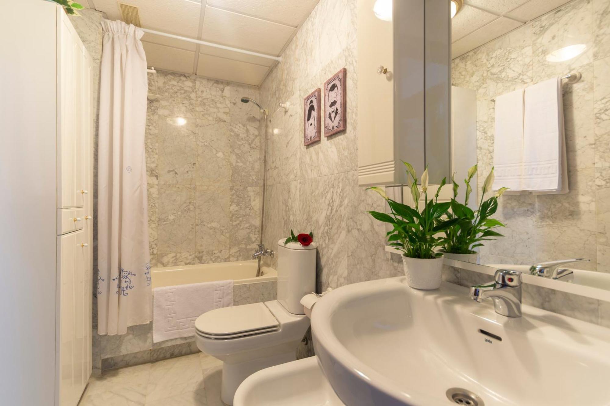Apartamento Adultos Centro N V 1 Free Parking กรานาดา ภายนอก รูปภาพ